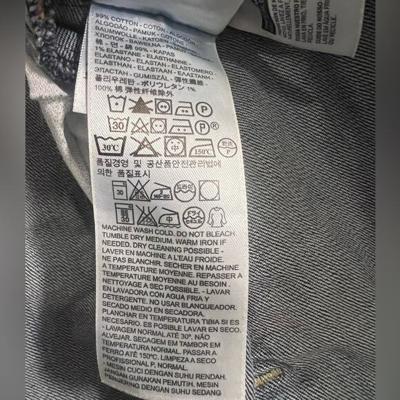 Women's Levi's Original Denim Jacket Size Small Dark Blue - Picture 3 of 6